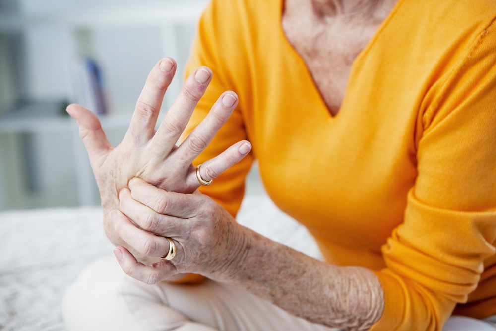 Knee Osteoarthritis: Symptoms & Treatment